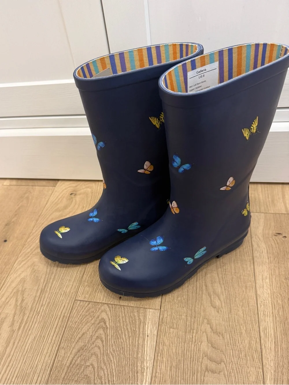 NWOT Galleria Women’s Navy Butterfly Rain Boots size 6